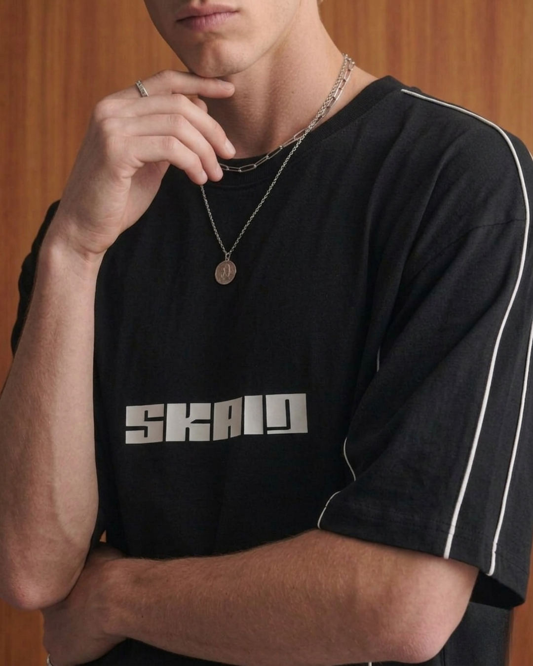PIPED CREWNECK TEE